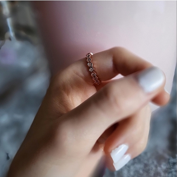 New Fashion Honeycomb Hexagon Shaped Inlaid Stone Rose Gold Ring/Band - Picture 4 of 8